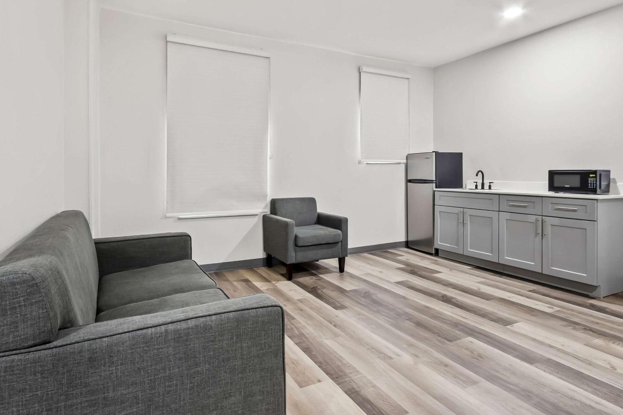 Quality Inn & Suites Columbia Harbison Экстерьер фото